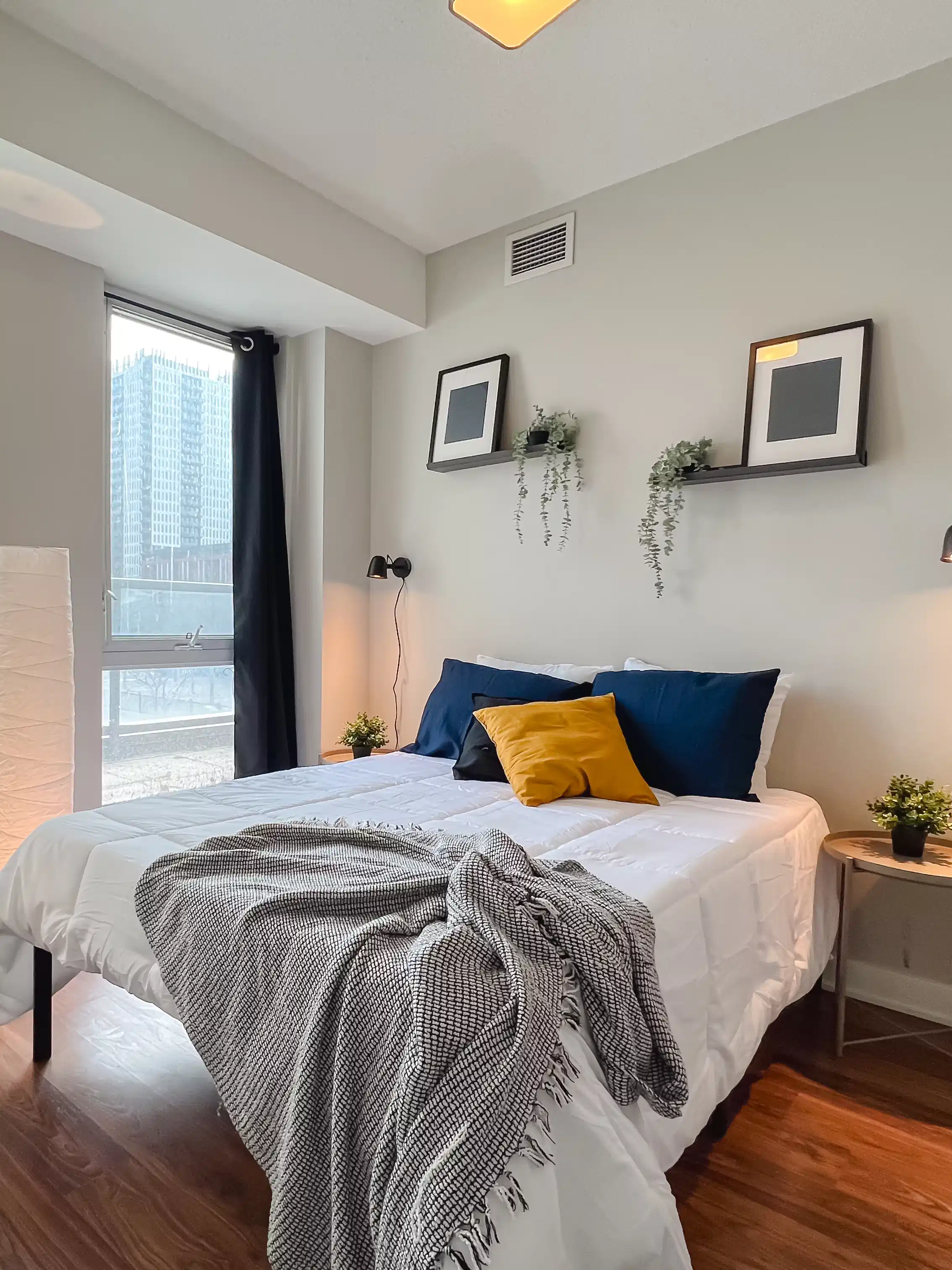 Amenities?w=400&h=260&fit=crop&q=40&auto=format&trim=auto