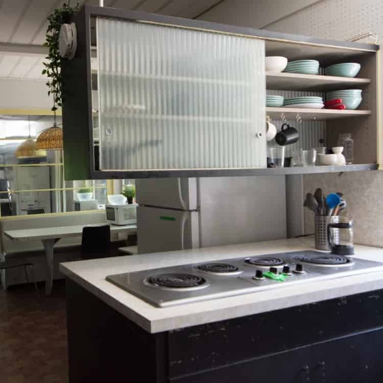 Amenities?w=400&h=260&fit=crop&q=40&auto=format&trim=auto