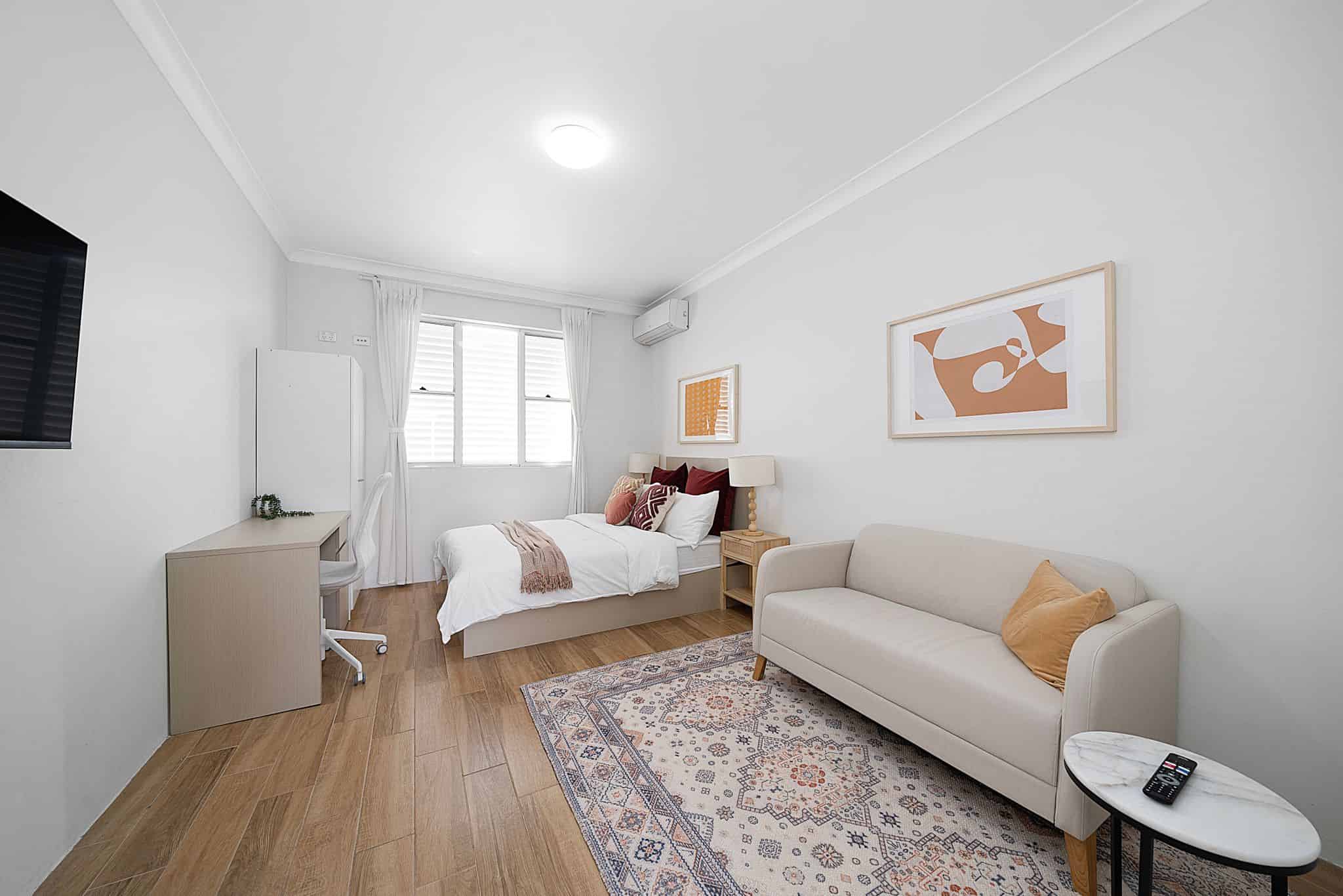 Studio  - Bedroom?w=400&h=260&fit=crop&q=40&auto=format&trim=auto