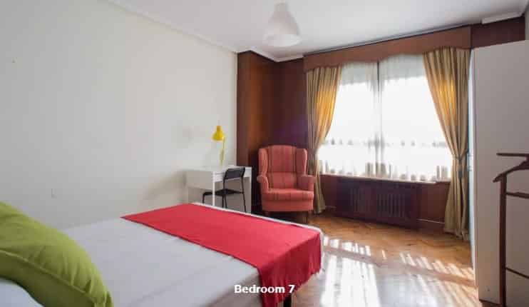 Kitchen?w=400&h=260&fit=crop&q=40&auto=format&trim=auto