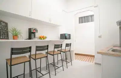Almirante - Ciutat Vella, Valencia - Valencia, Spain - Kitchen