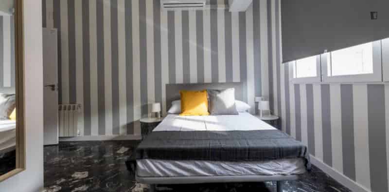 Kitchen?w=400&h=260&fit=crop&q=40&auto=format&trim=auto