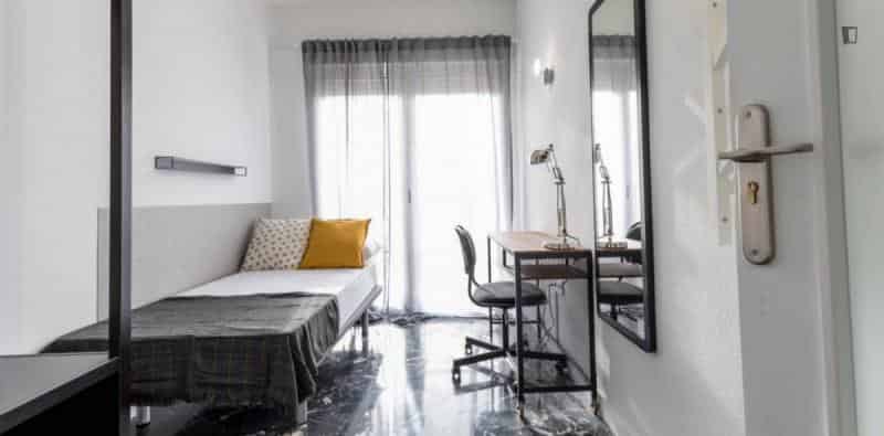 Kitchen?w=400&h=260&fit=crop&q=40&auto=format&trim=auto