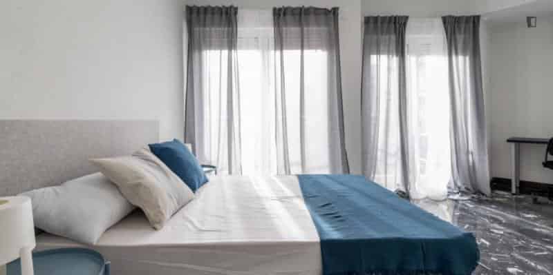 Kitchen?w=400&h=260&fit=crop&q=40&auto=format&trim=auto