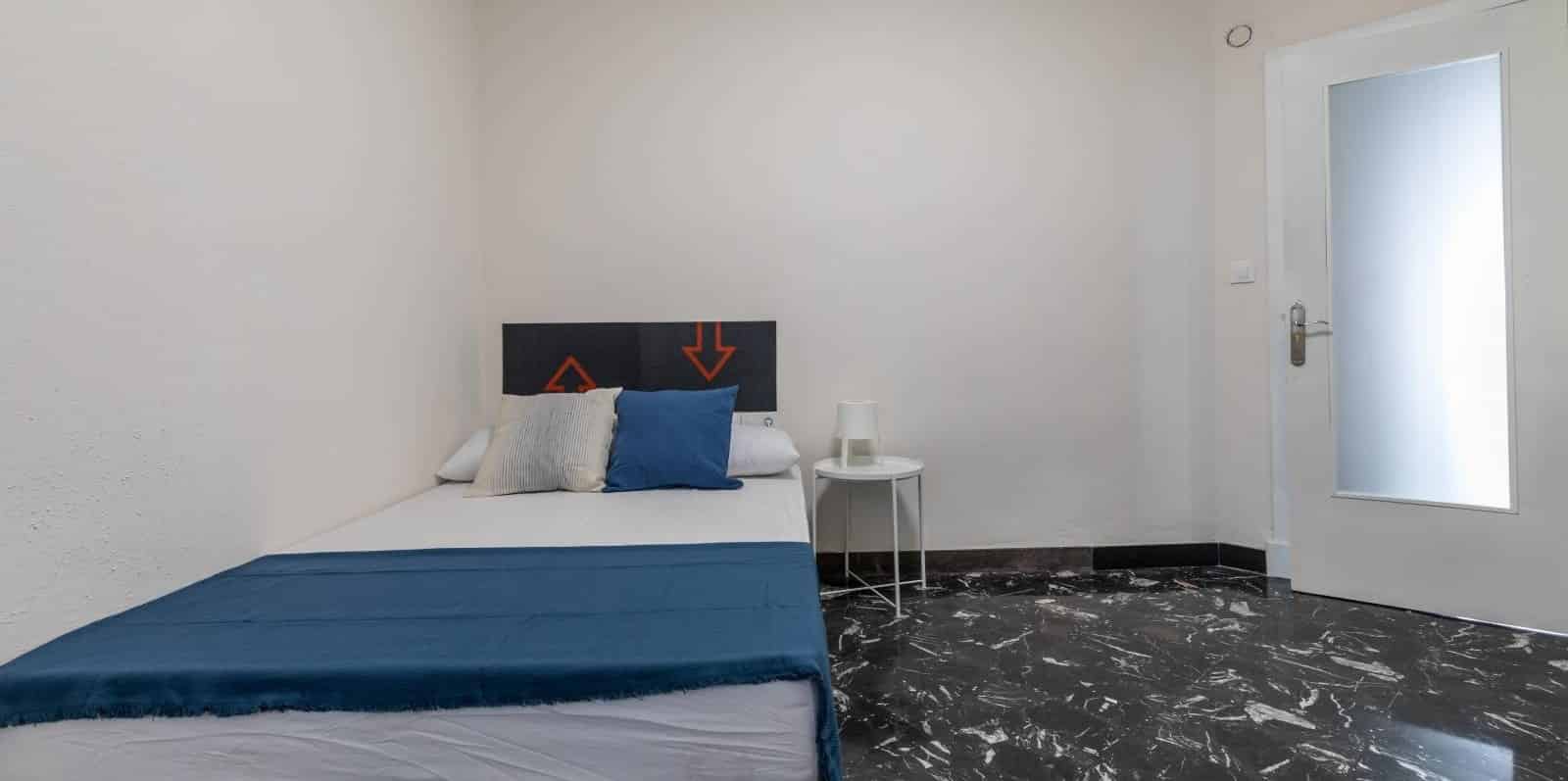 Kitchen?w=400&h=260&fit=crop&q=40&auto=format&trim=auto