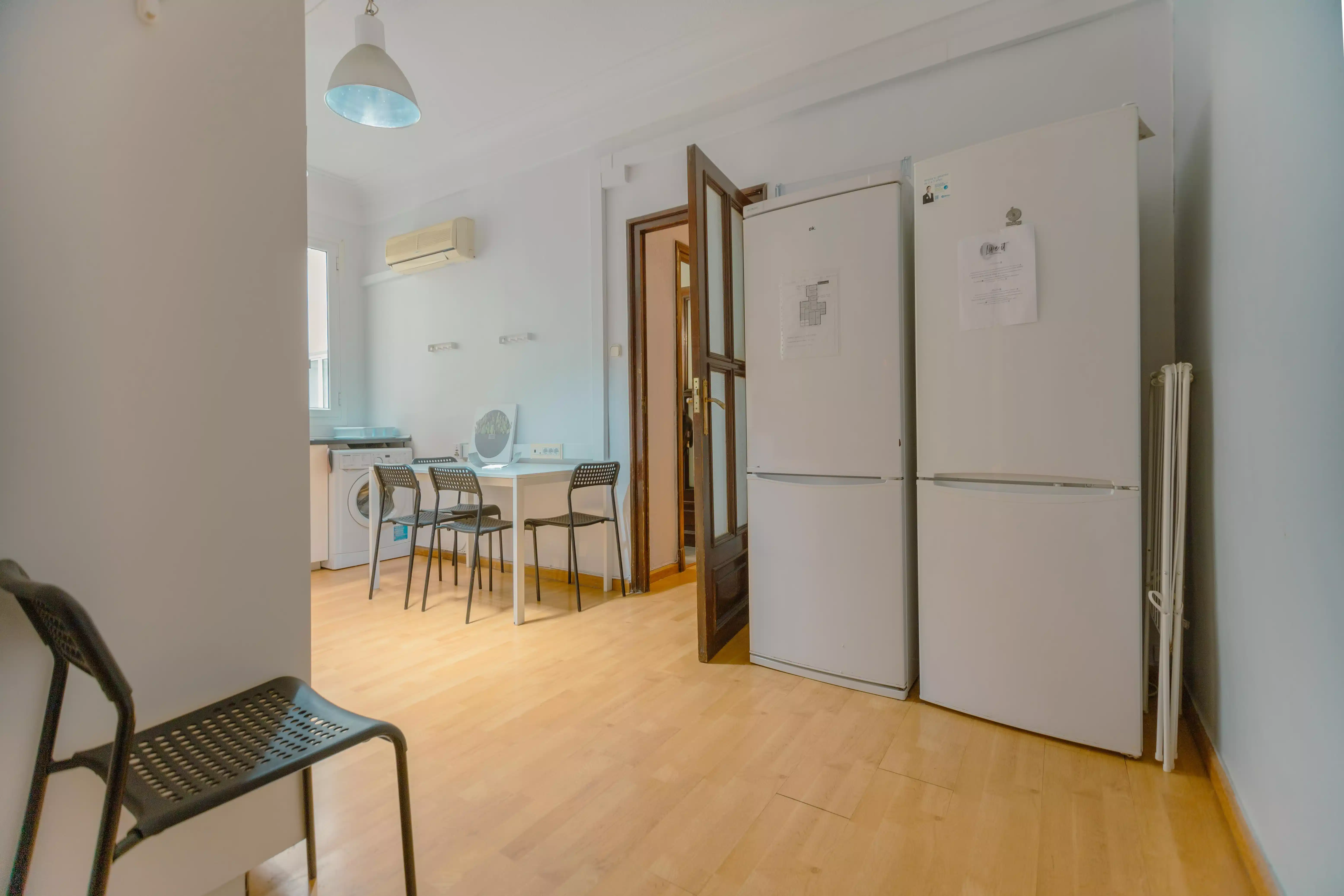 Colon, Valencia - Valencia, Spain - Amenities