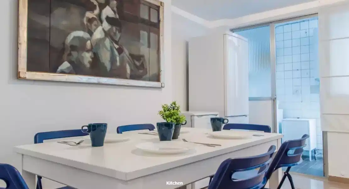 Cirilo Amoros, Valencia - Valencia, Spain - Amenities