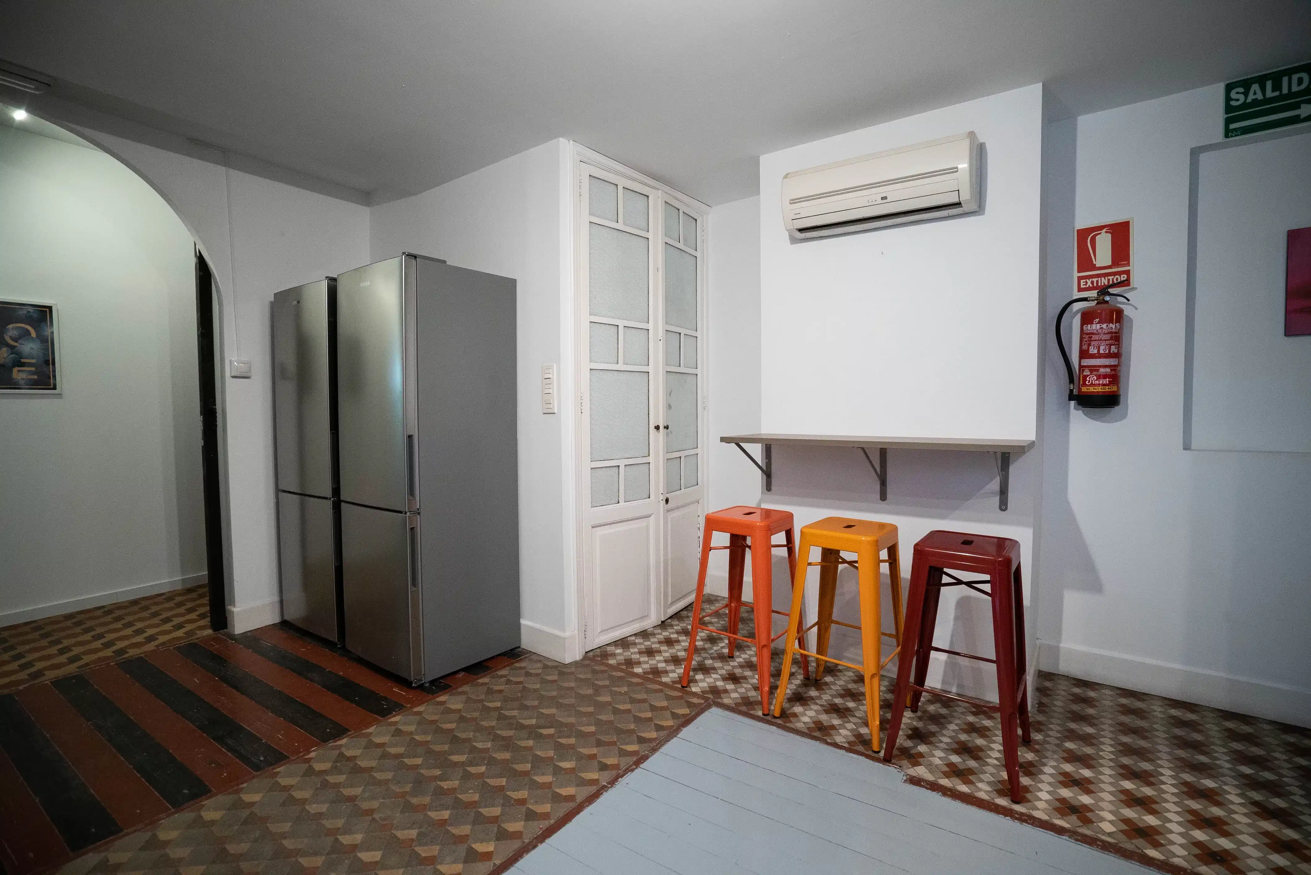 Almirante 2, Valencia - Valencia, Spain - Amenities