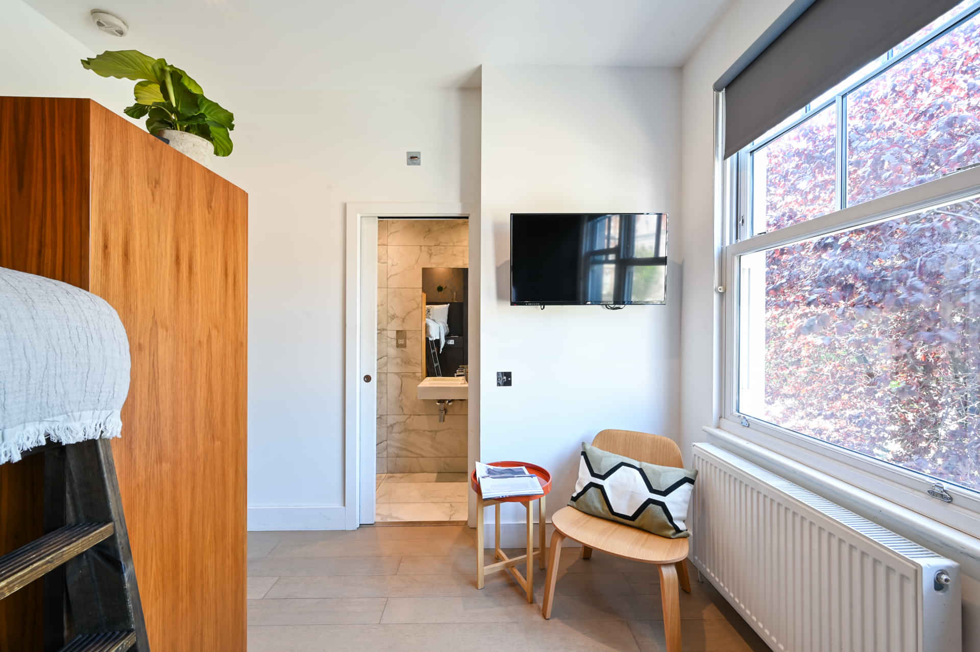 West Hampstead, London - London, England, United Kingdom - Amenities