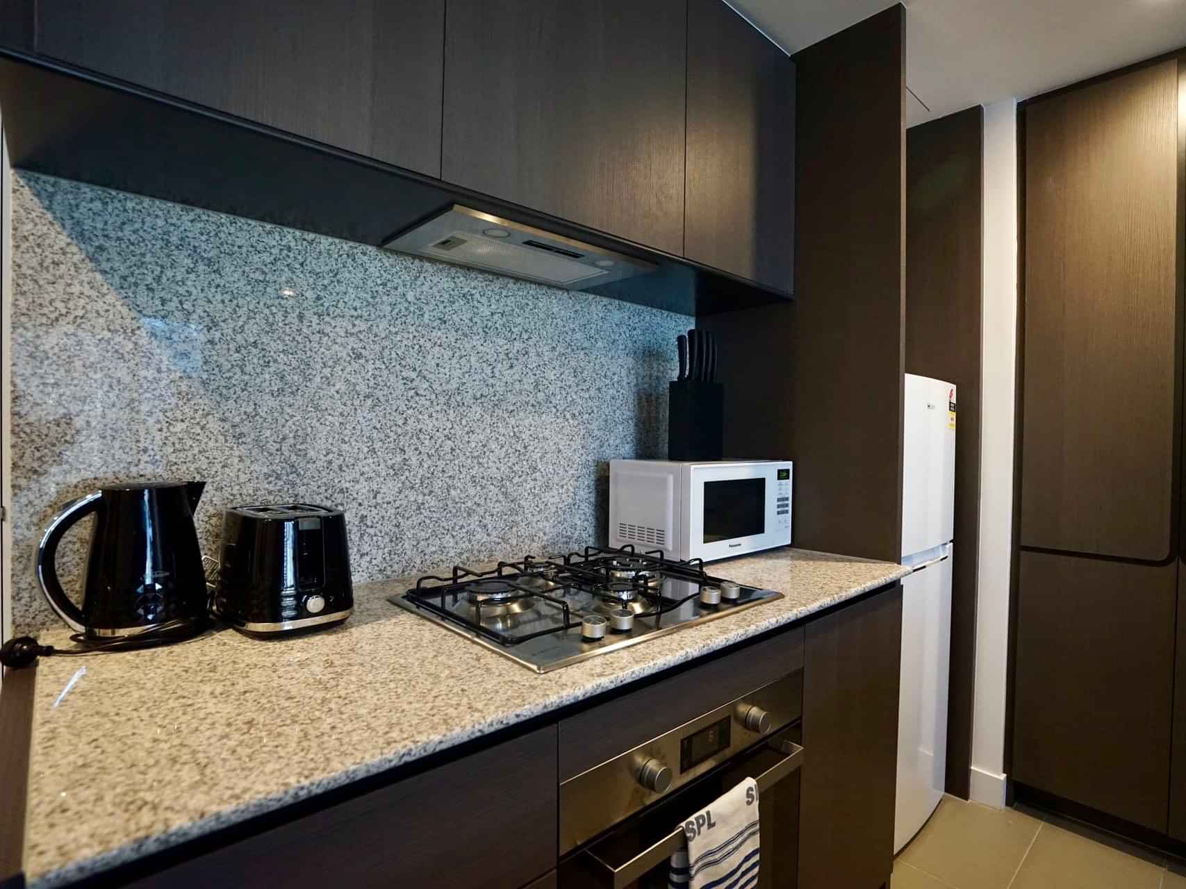 Common Area?w=400&h=260&fit=crop&q=40&auto=format&trim=auto