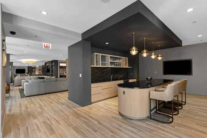 215 West Apartments, Chicago 3