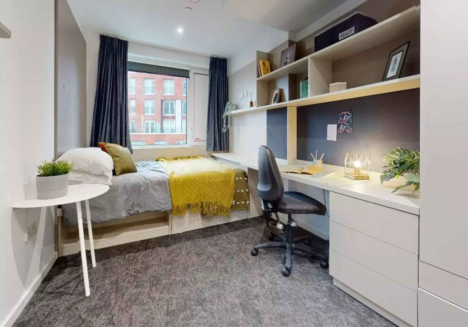 Common Area?w=400&h=260&fit=crop&q=40&auto=format&trim=auto