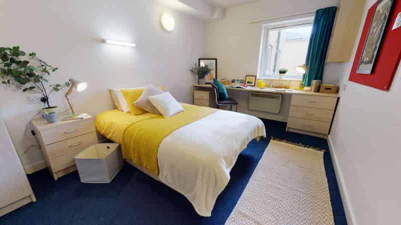 Amenities?w=400&h=260&fit=crop&q=40&auto=format&trim=auto