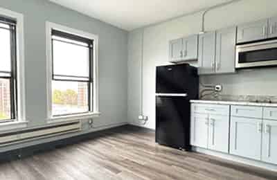 Kitchen?w=400&h=260&fit=crop&q=40&auto=format&trim=auto