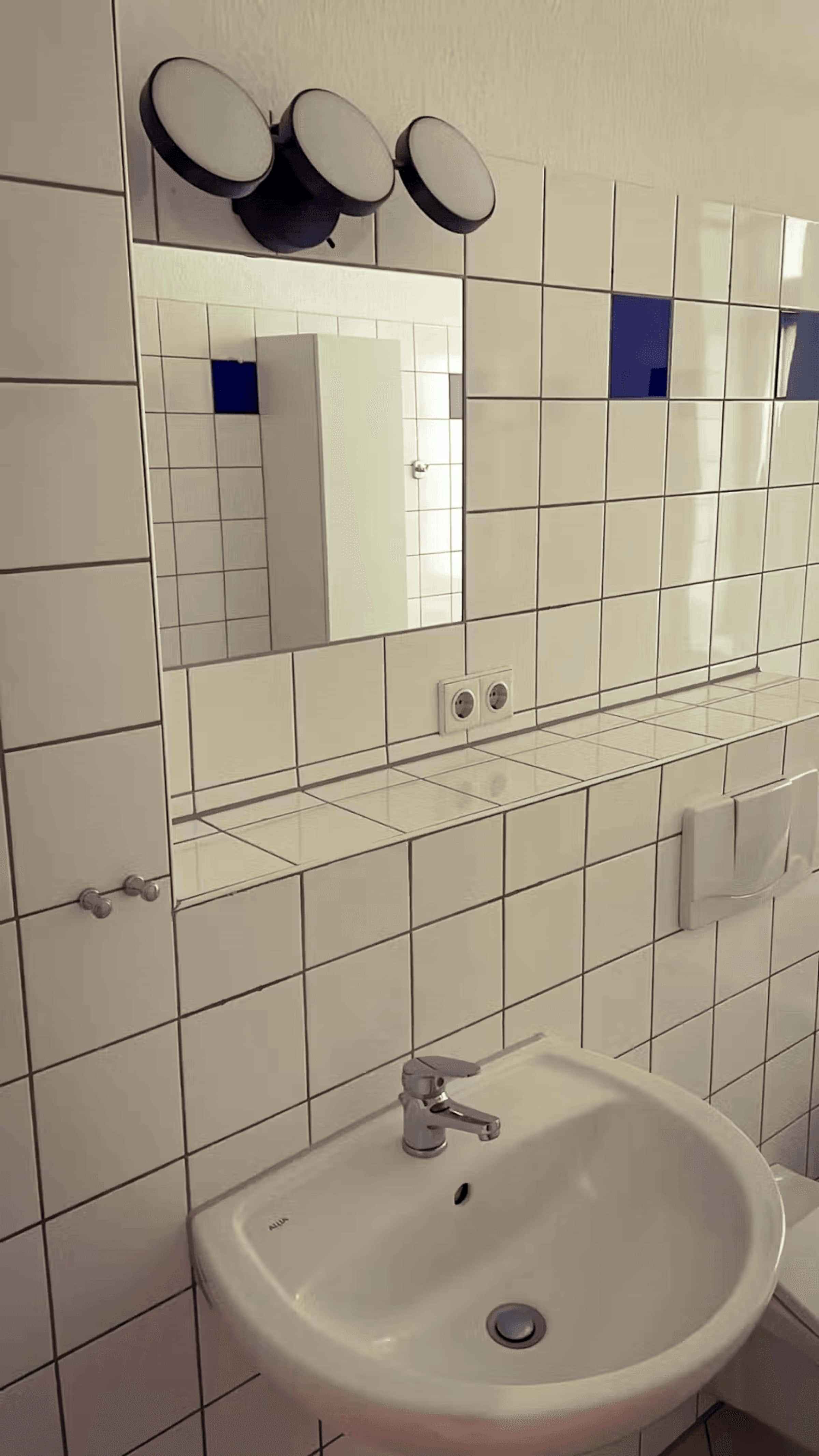 Kitchen?w=400&h=260&fit=crop&q=40&auto=format&trim=auto