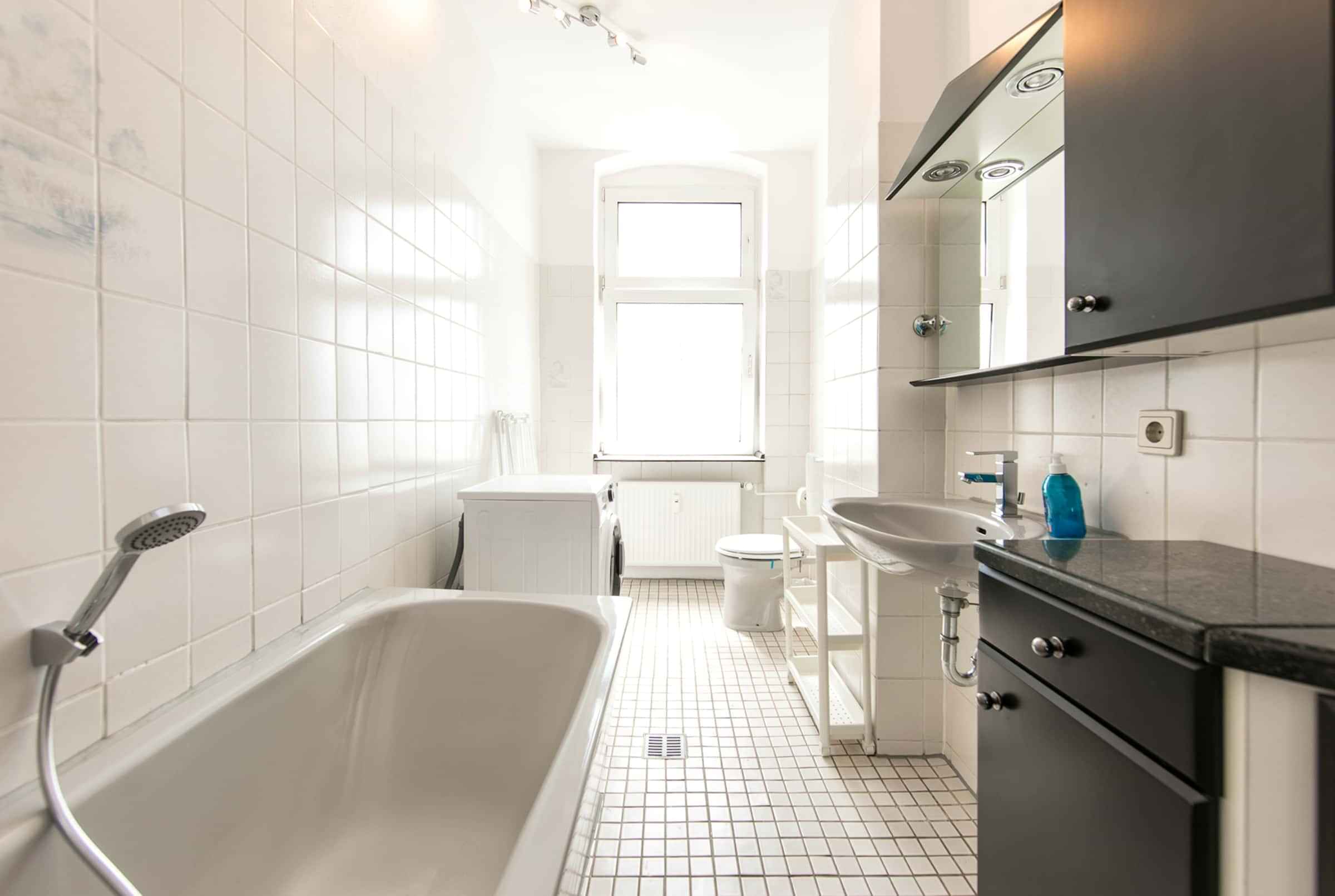 Holländerstraße, Berlin - Berlin, Germany - Bathroom