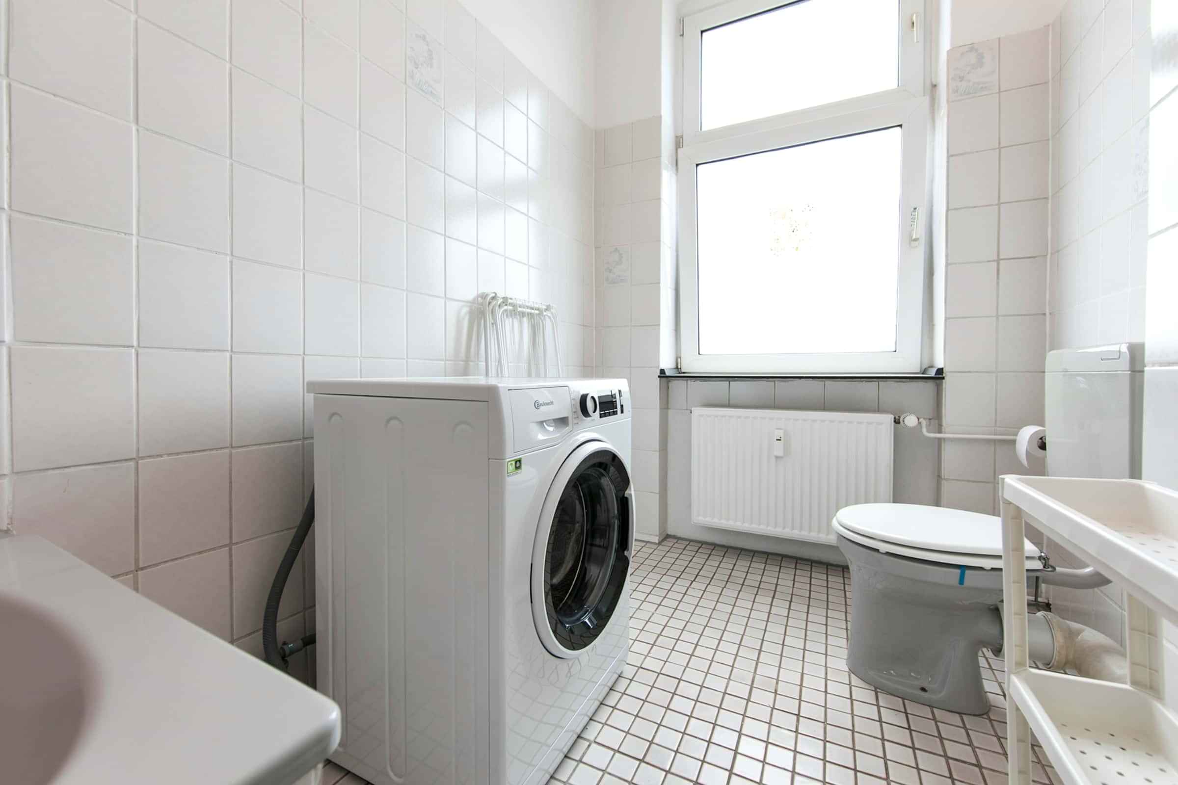 Holländerstraße, Berlin - Berlin, Germany - Bathroom