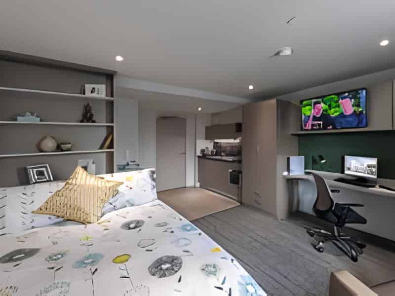 Exterior?w=400&h=260&fit=crop&q=40&auto=format&trim=auto