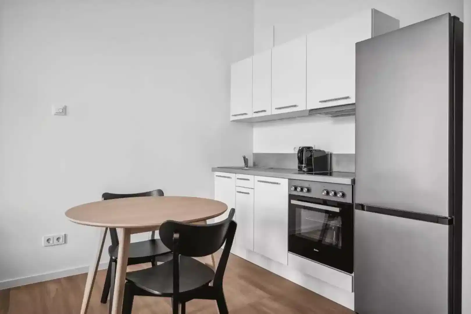 Lisa-Fittko-Straße 15, Berlin - Berlin, Germany - Studio (39.01 Sqm) - Kitchen