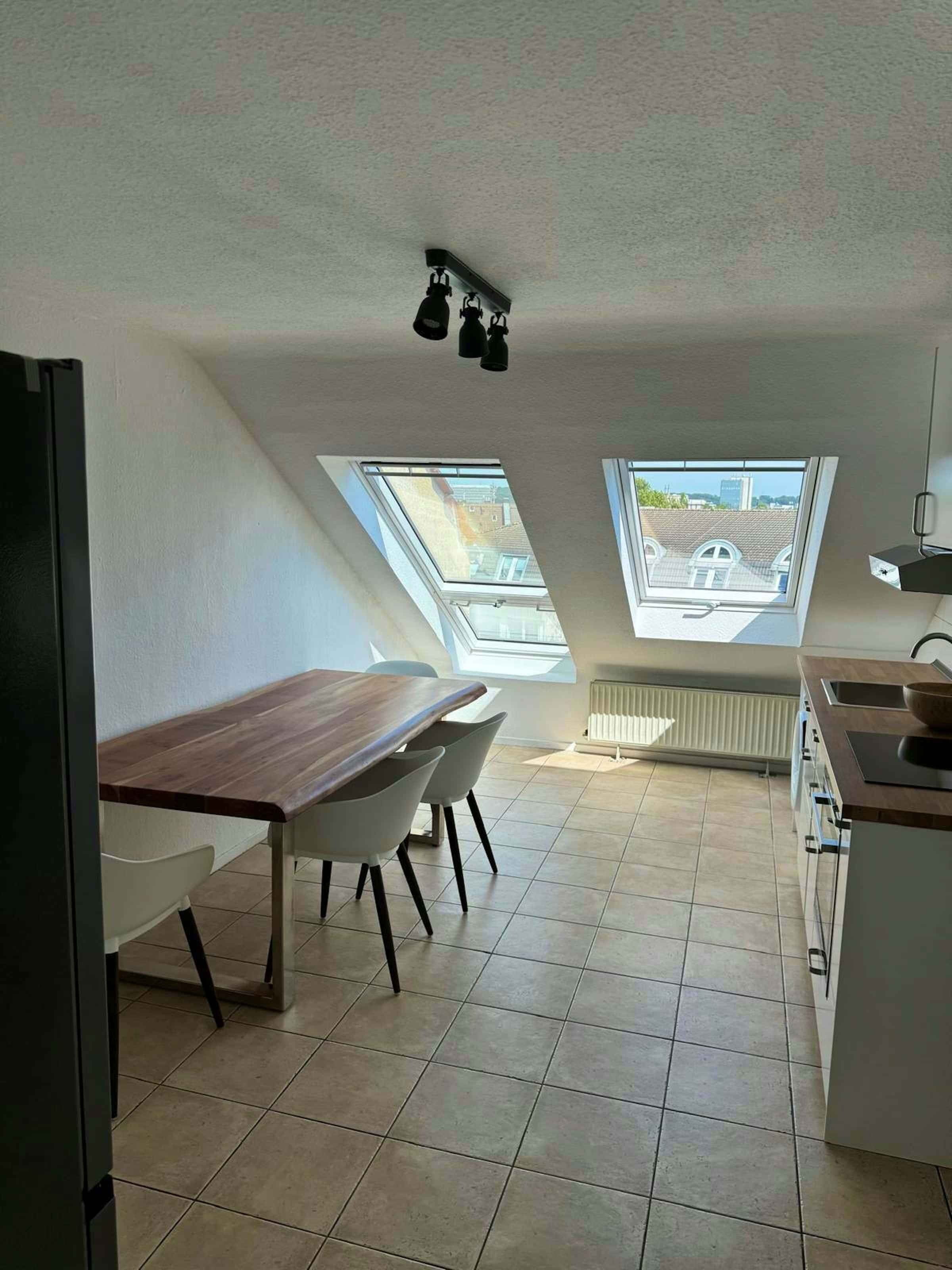 Birkenstraße, Dusseldorf - Düsseldorf, Germany - Kitchen