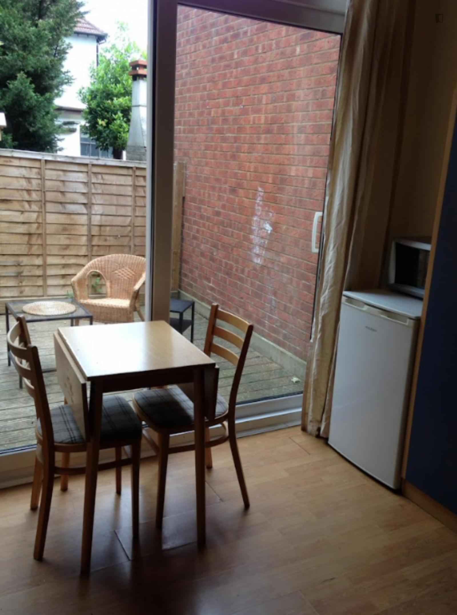 Room In A 11 Bedroom Apartment, Anson Road, Cricklewood, London  - London, England, United Kingdom - Common Area