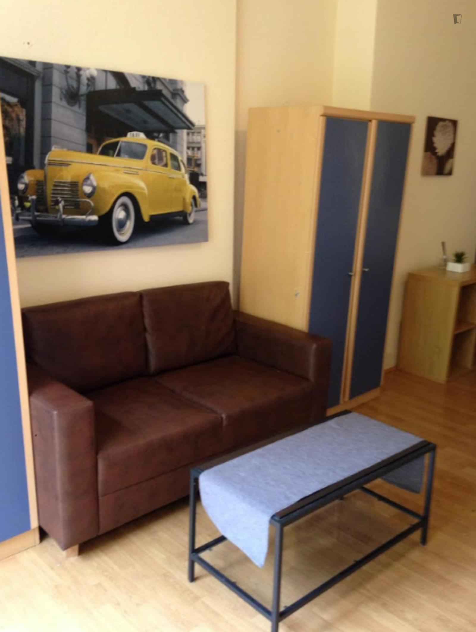 Room In A 11 Bedroom Apartment, Anson Road, Cricklewood, London  - London, England, United Kingdom - Common Area