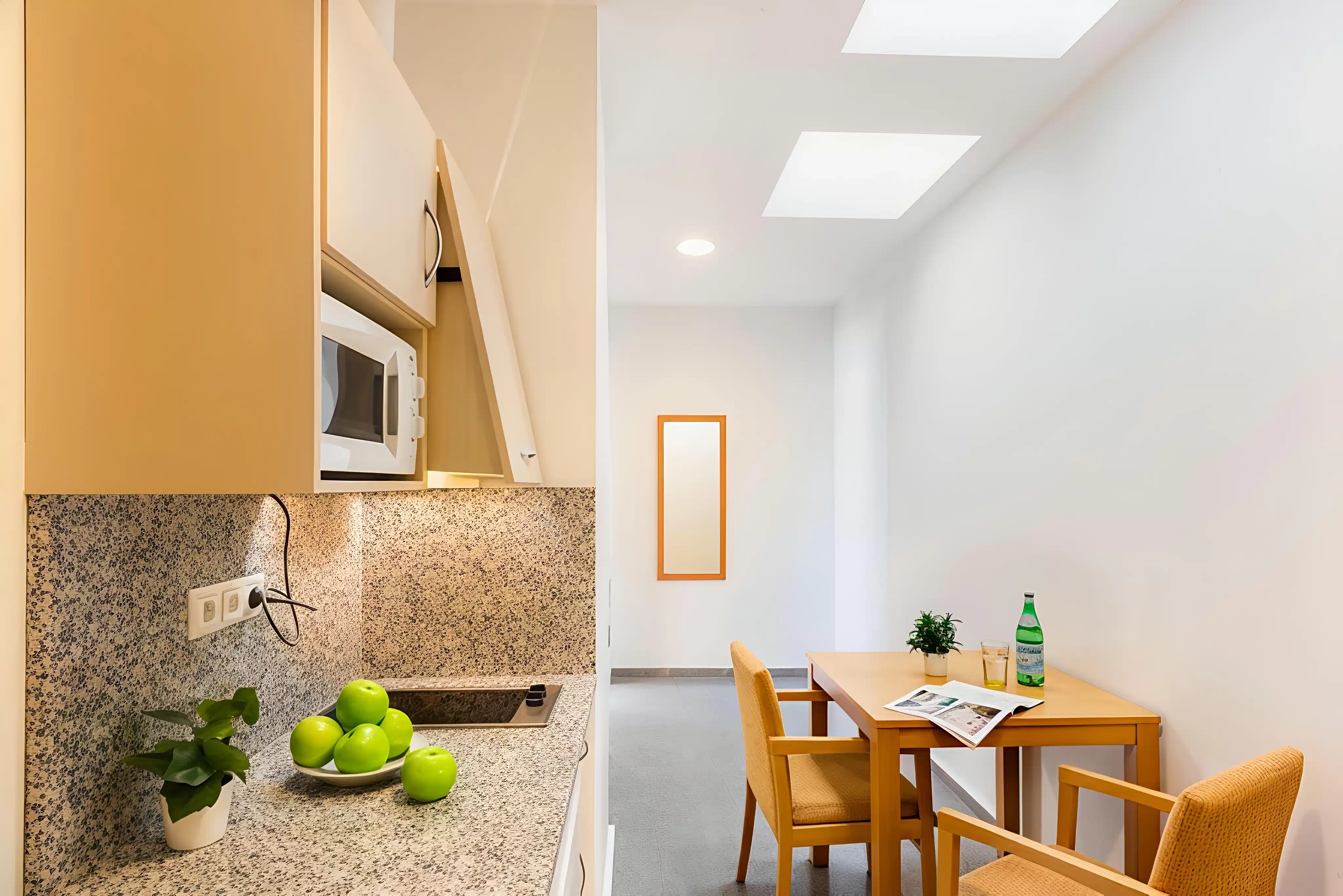 Amenities?w=400&h=260&fit=crop&q=40&auto=format&trim=auto