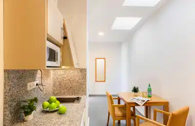Amenities?w=400&h=260&fit=crop&q=40&auto=format&trim=auto