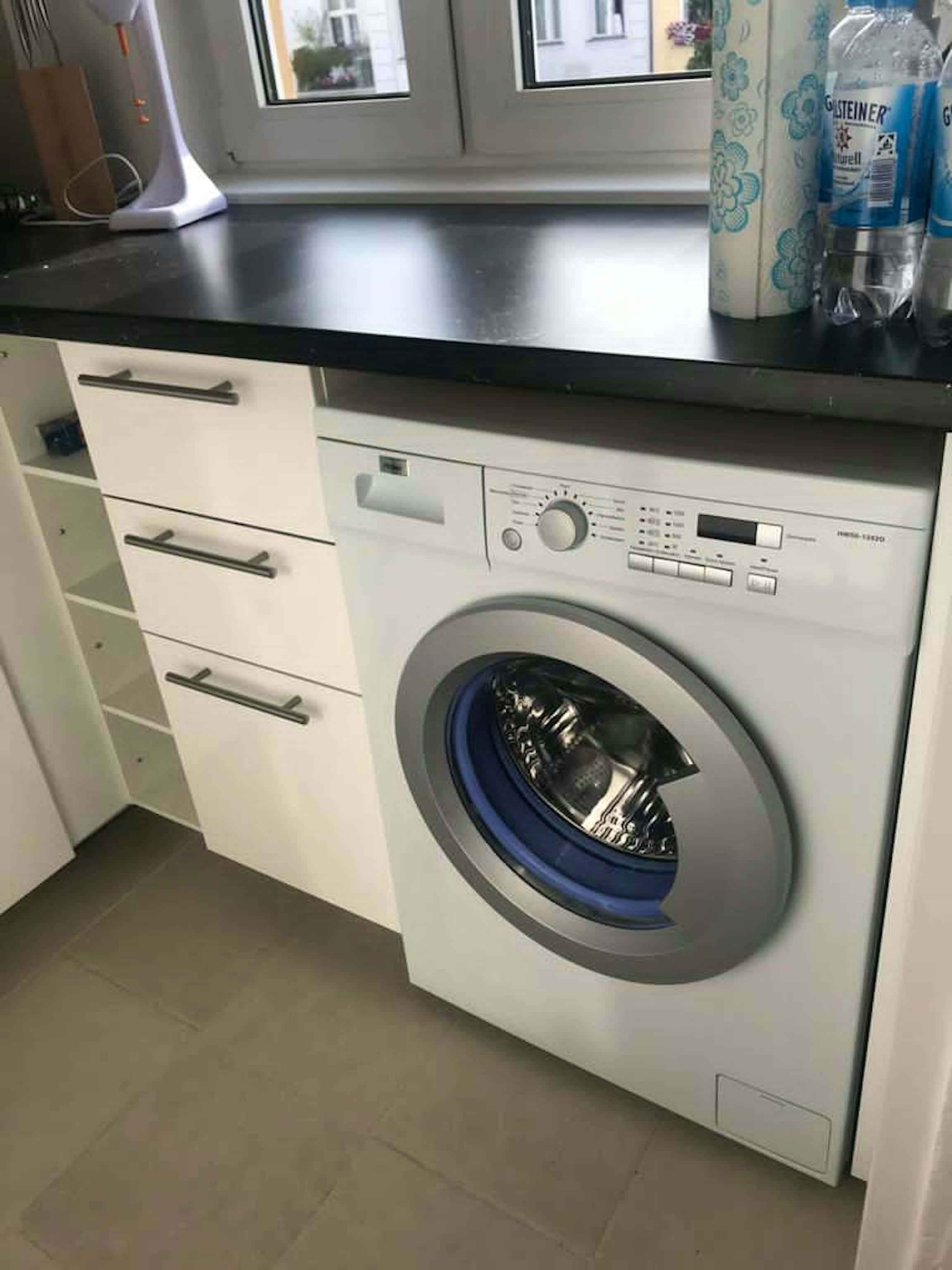 Uhlandstraße, Berlin - Berlin, Germany - Amenities