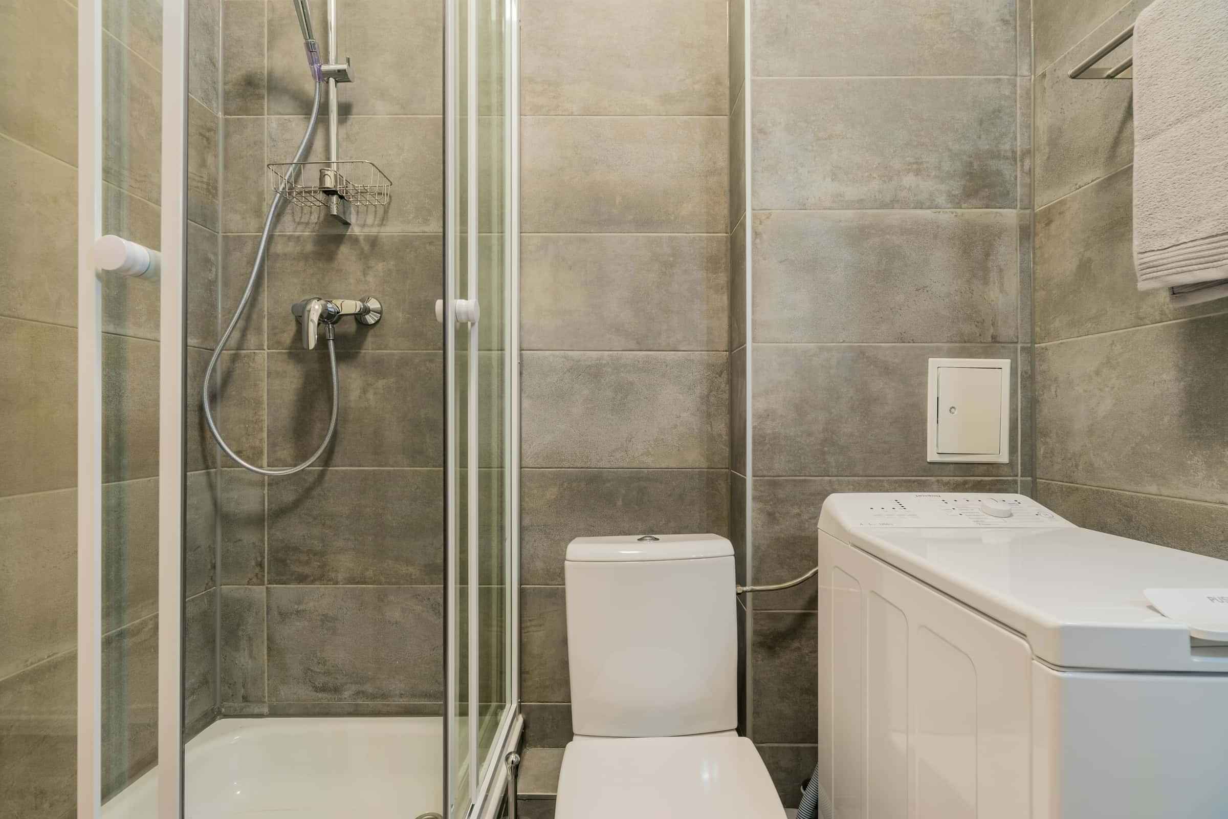 Common Area?w=400&h=260&fit=crop&q=40&auto=format&trim=auto