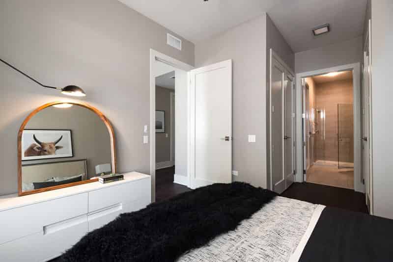 Exterior?w=400&h=260&fit=crop&q=40&auto=format&trim=auto