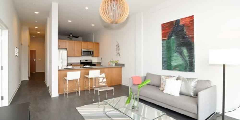 Lincoln Park On Fullerton, Chicago - Chicago, Illinois, United States - Kitchen