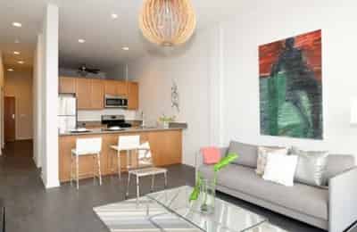 Lincoln Park On Fullerton, Chicago - Chicago, Illinois, United States - Kitchen