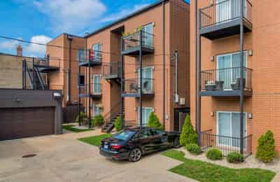 Albany Park On Montrose, Chicago - Chicago, Illinois, United States - Exterior