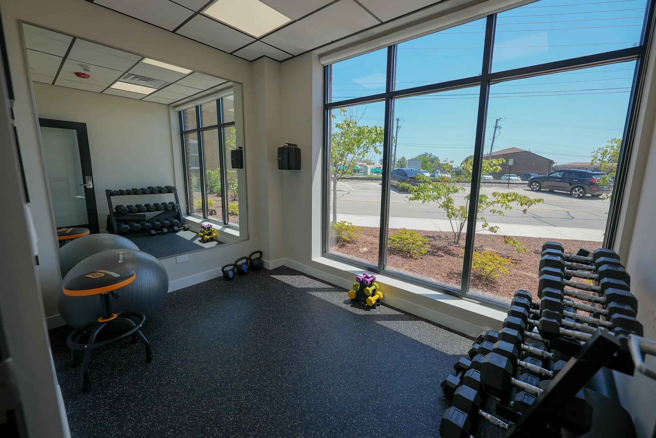 Exterior?w=400&h=260&fit=crop&q=40&auto=format&trim=auto