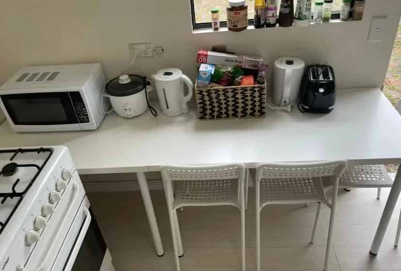 Kitchen?w=400&h=260&fit=crop&q=40&auto=format&trim=auto