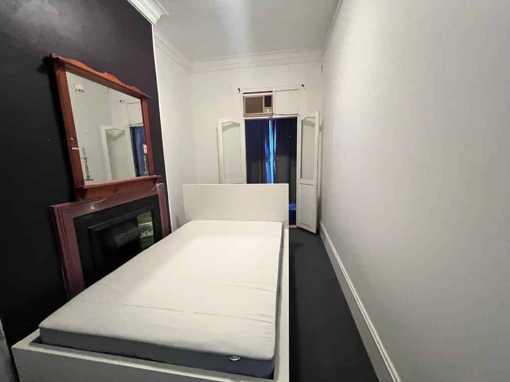 Room in a 8 Bedroom Apartment, 257 Cleveland Street, Redfern, Sydney - Sydney, New South Wales, Australia - Room 6A - Bedroom