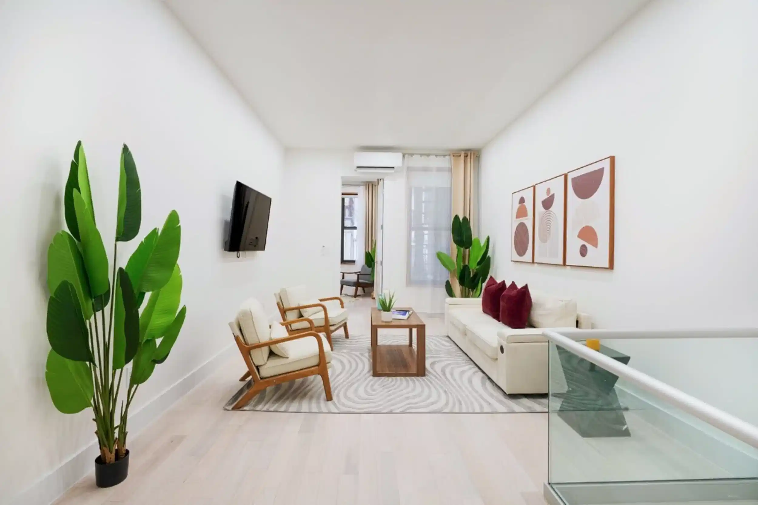 Common Area?w=400&h=260&fit=crop&q=40&auto=format&trim=auto