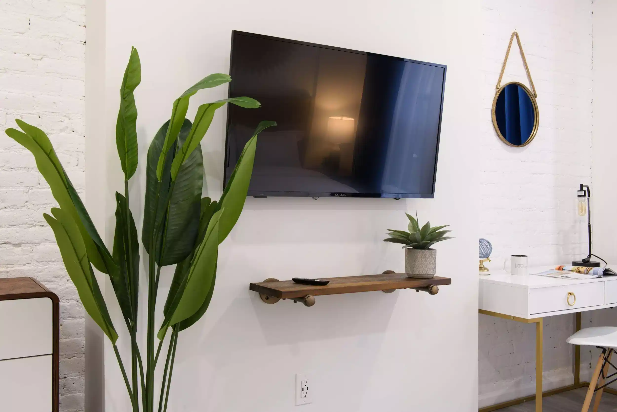 Common Area?w=400&h=260&fit=crop&q=40&auto=format&trim=auto