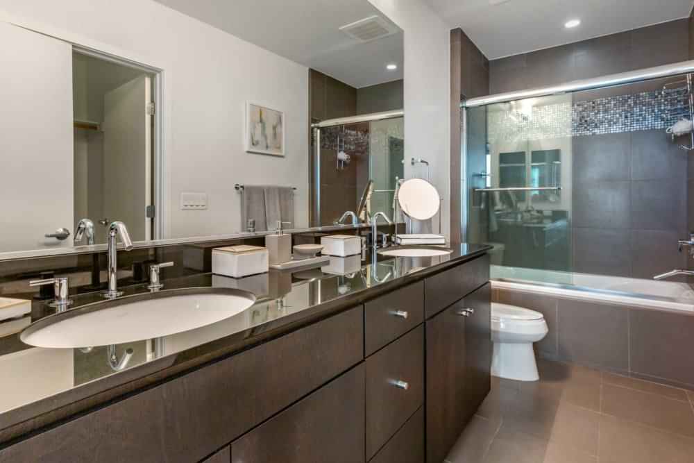 West Sixth, Tempe - Tempe, Arizona, United States - Bathroom