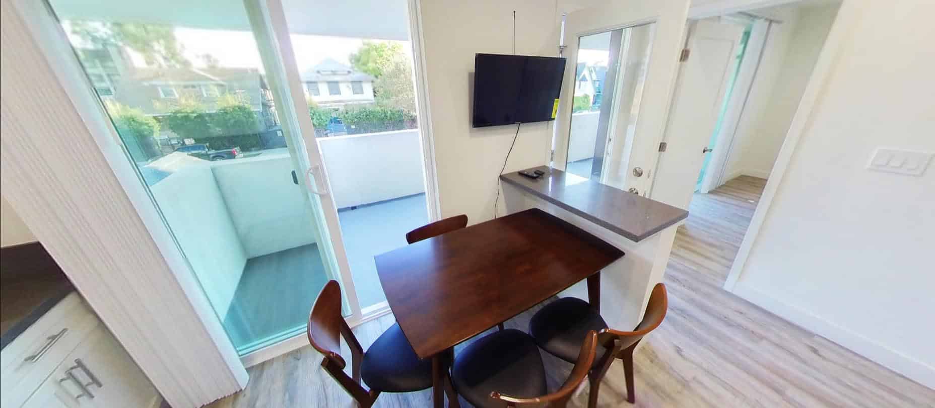 Exterior?w=400&h=260&fit=crop&q=40&auto=format&trim=auto