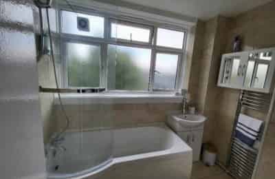 Room in a 4 Bedroom Apartment, Peckham, London - London, England, United Kingdom - Bedroom 1 - Bathroom