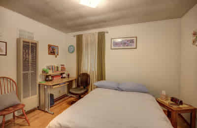 Common Area?w=400&h=260&fit=crop&q=40&auto=format&trim=auto