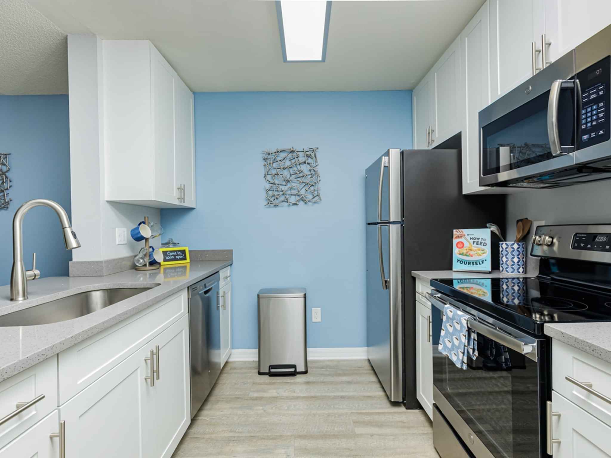 Reflections, Tampa - Tampa, Florida, United States - Kitchen