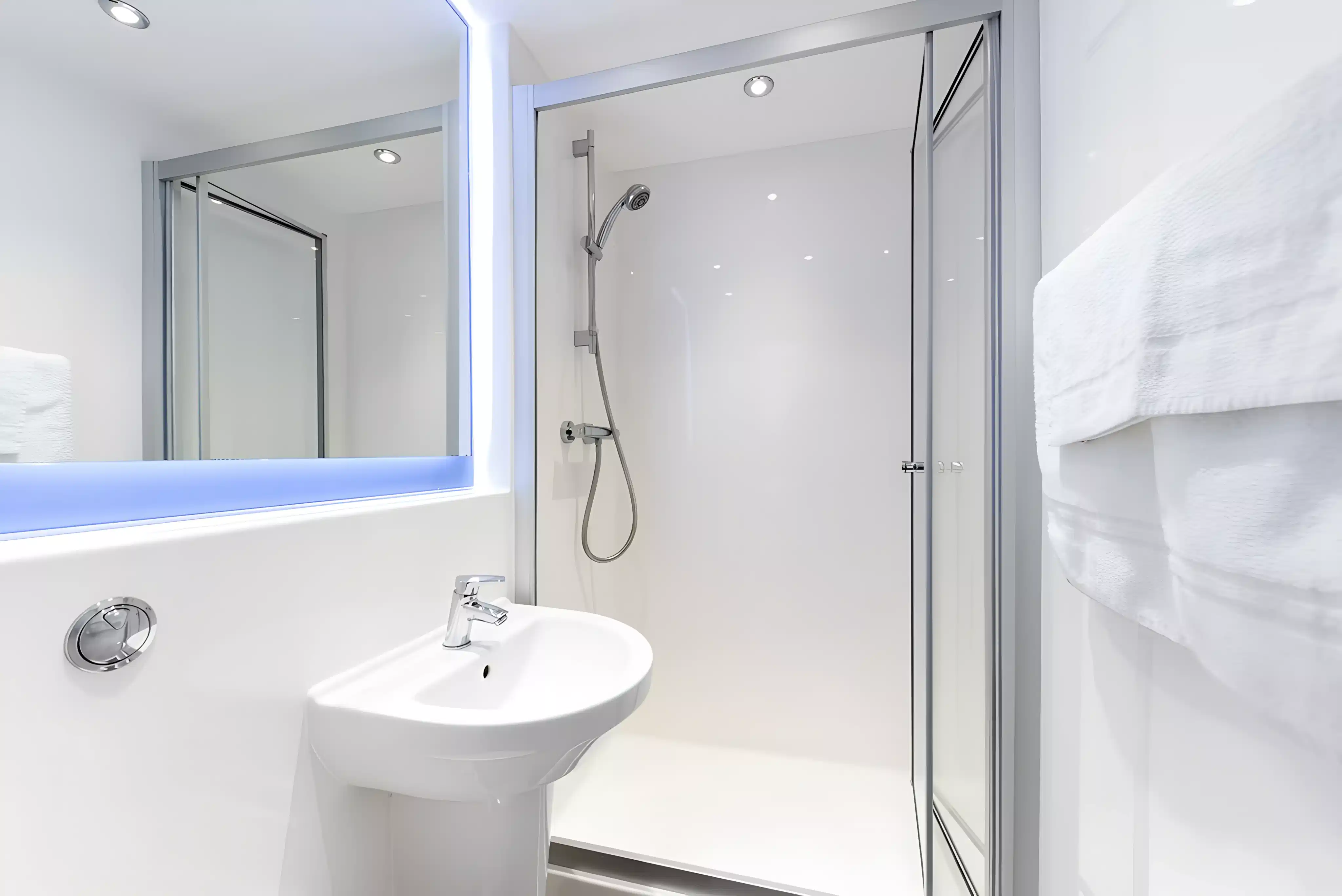 Common Area?w=400&h=260&fit=crop&q=40&auto=format&trim=auto