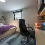 Bedroom?w=400&h=260&fit=crop&q=40&auto=format&trim=auto