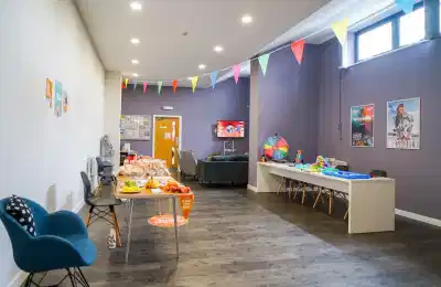 Beaverbank Place, Edinburgh - Edinburgh, Scotland, United Kingdom - Amenities