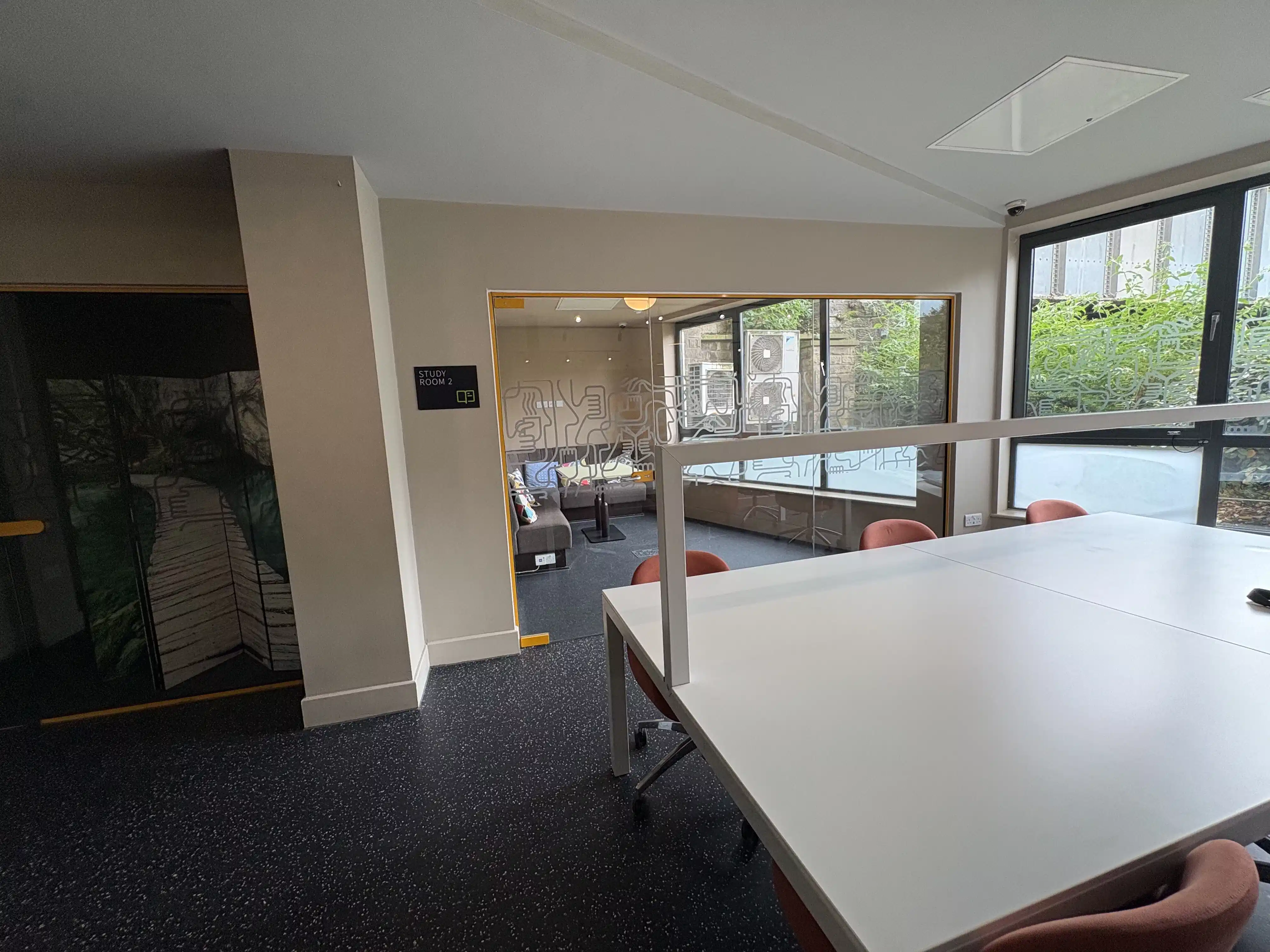 iQ Grove, Edinburgh image 19