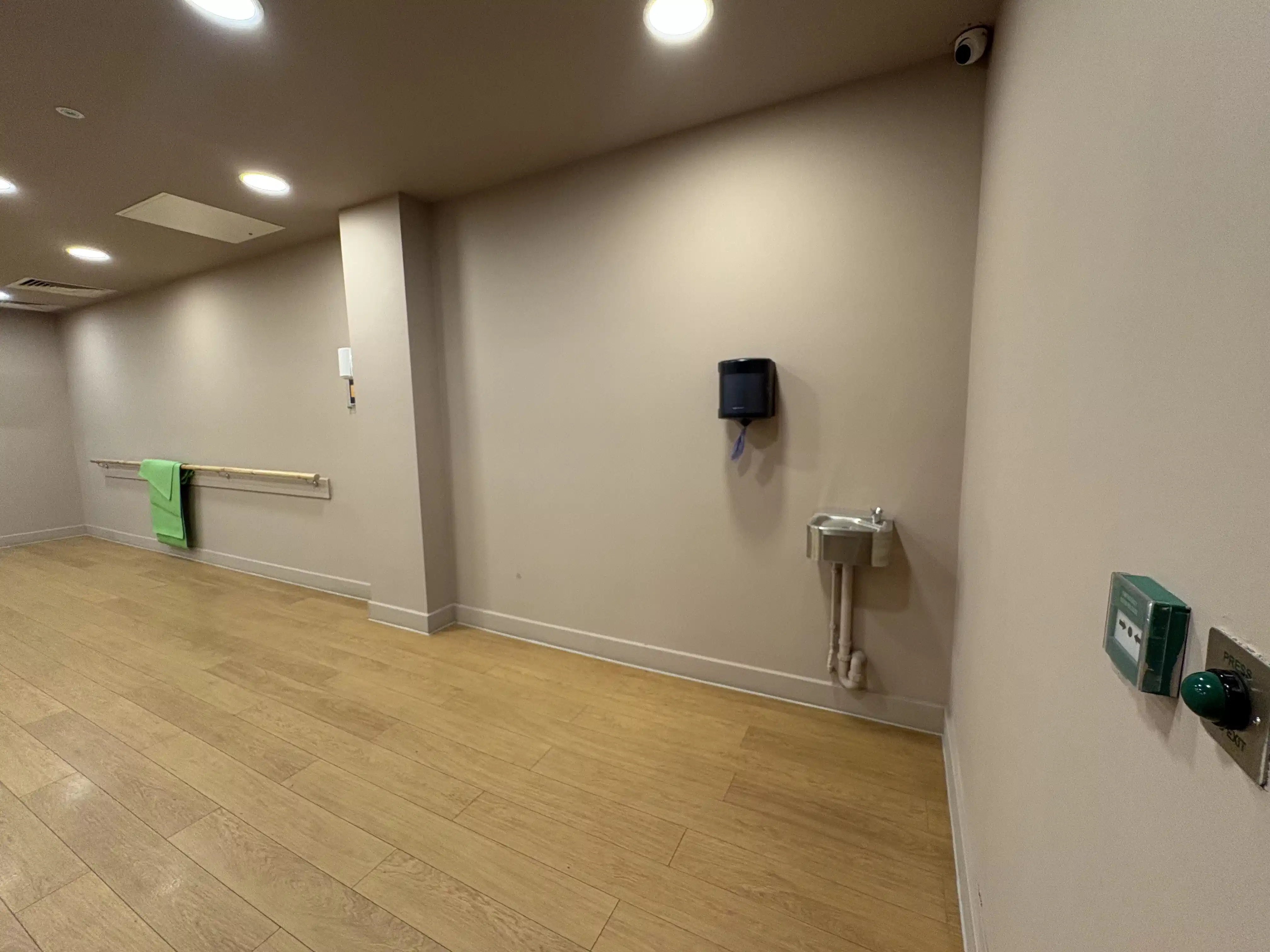 iQ Grove, Edinburgh image 28