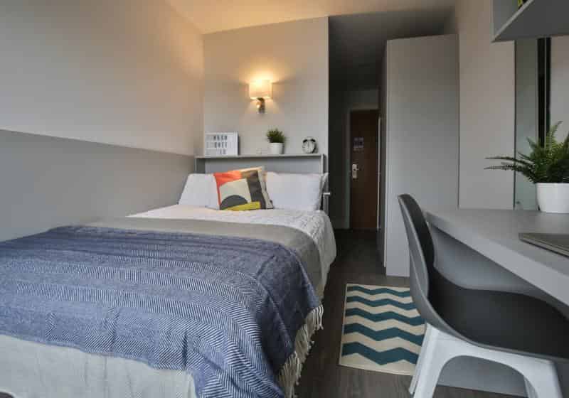 Silver En Suite Plus